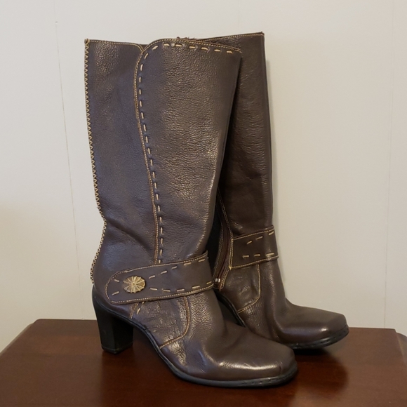 SOLD Tsonga leather heeled boots - Picture 3 of 8
